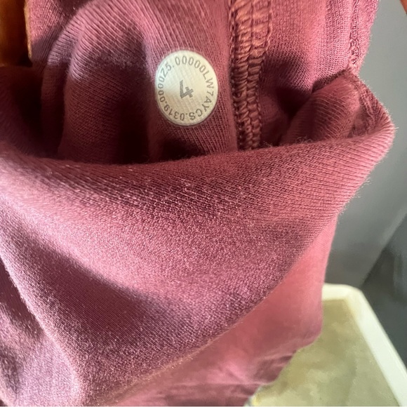 Lululemon - Picture 14 of 14